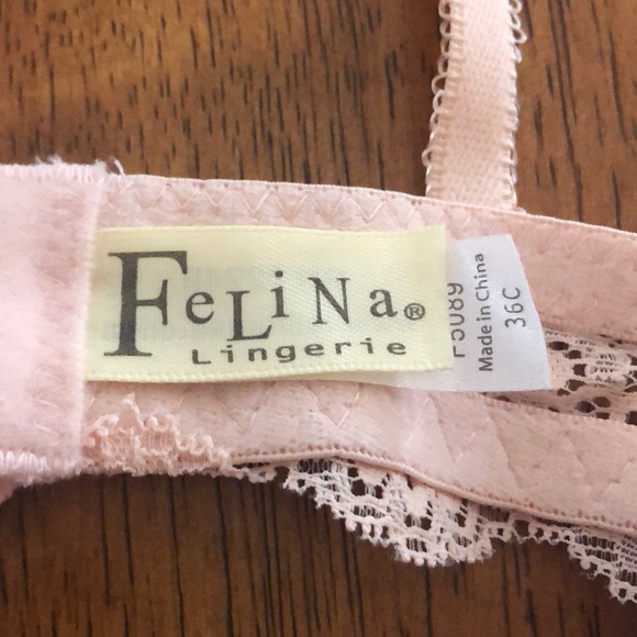 ✨NWOT✨Lace bra - Picture 2 of 4